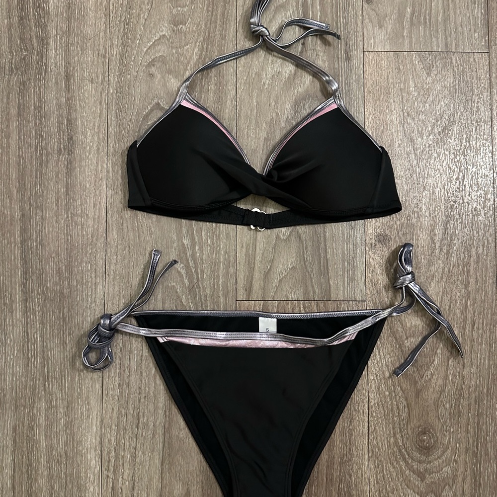 Twist Front Halter top bikini with matching bottom.